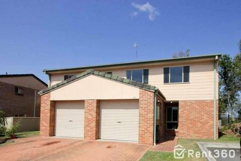 Three Bedroom, Fully Furnished Townhouse in Secure Reedy Creek Complex
