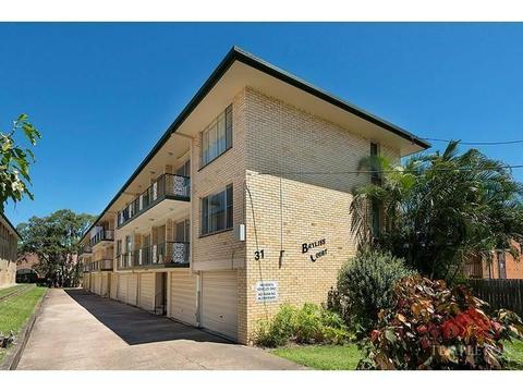 Furnished 2 Bedroom Air-Conditioned Unit in Toowong