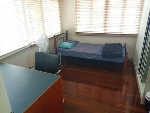 Room near UQ for rent