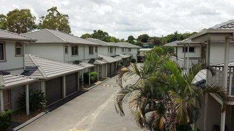 Fully Furnished Near Griffith Three Bedrooms Townhouse