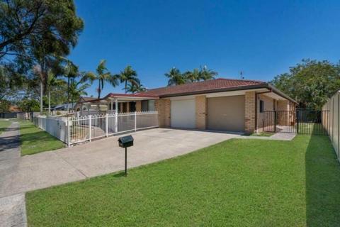 FOR RENT LABRADOR QLD