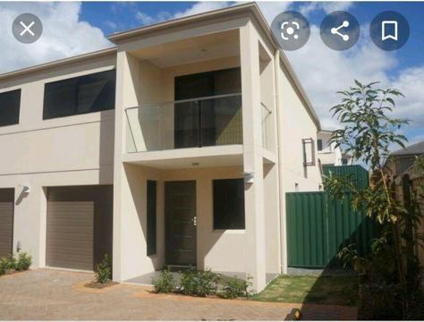 STRETTON CATCHMENT AREA/ LARGE TOWNHOUSE FOR RENT