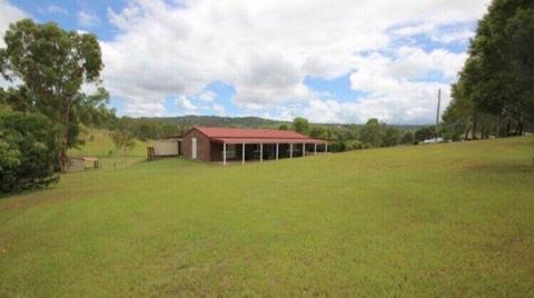 House on useable acre for rent Kooralbyn