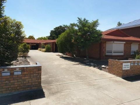 Unit for rent Largs North