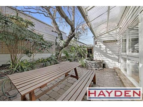 Spacious House to rent south yarra house 2bedrooms 1 bath spacious
