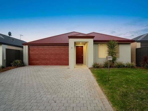 IMMACULATE 4 x 2 FAMILY HOME