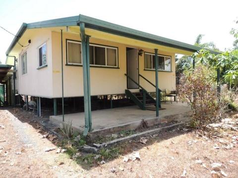 SMALL 3 BEDROOM HOME IN CARDWELL CLOSE TO THE BEACH