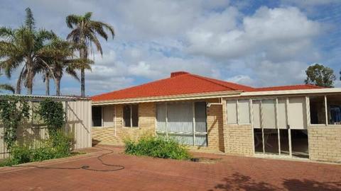 A House for sale in Currambine, 4x2, large workshop, 652sqm