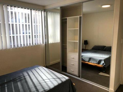 Available Room for couple in Wolli Creek
