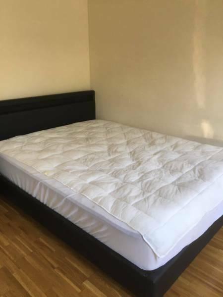 BIG ROOM FURNISHED,WALK TO TRAIN,BUS,SHOP:8 KMS TO CBD