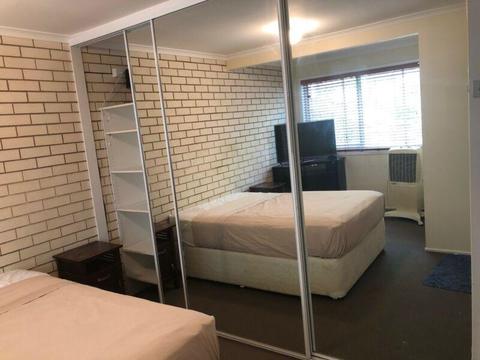 room for rent with own courtyard/bathroom fully self contained