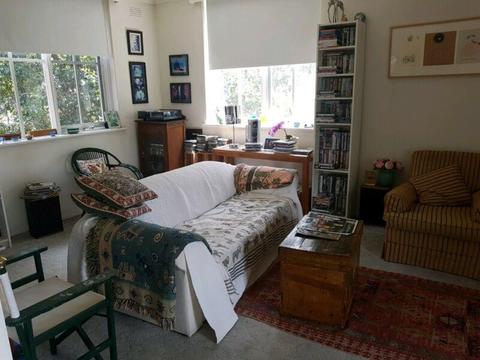 Ideal for couple..share large Sth Yarra flat