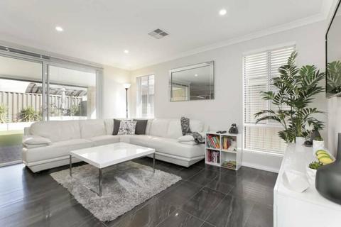 4 bedroom 2 bathroom fully furnished house in Perth northern suburb
