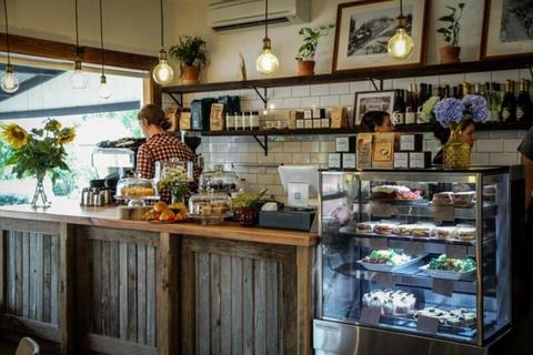 LICENSED CAFE IN PICTURESQUE COUNTRY TOWN