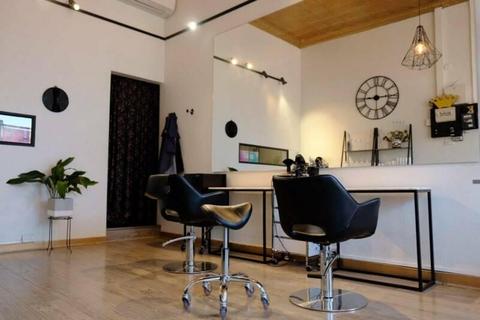 Hair Salon Collingwood: Commercial lease transfer and fit out