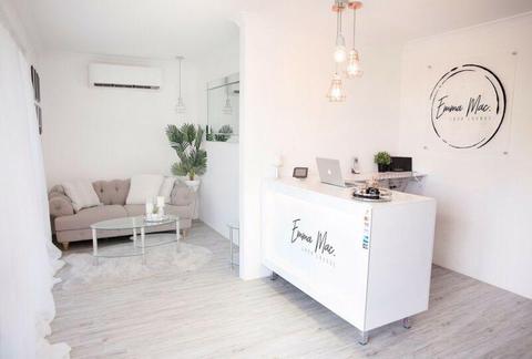 Small salon 3x2 house for rent