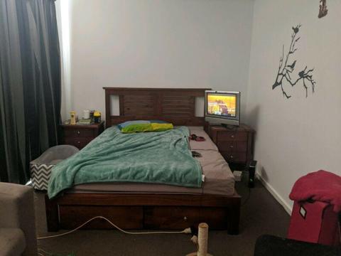 Fully furnished room available in large share house