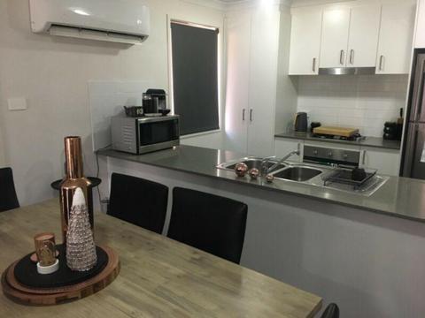 Housemate wanted! Nice 3 bedroom house in New Ngunnawal