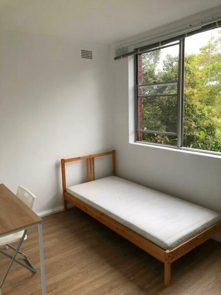 Rooms for rent in Hornsby, walking 5 mins from station