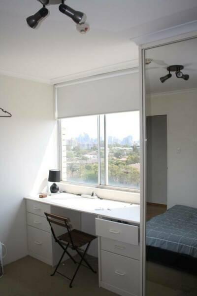 Room with beautiful city view in flatshare in Cremorne
