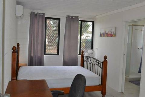 LARGE ROOM WITH ENSUITE, KITCHENETTE, LIVING AREA