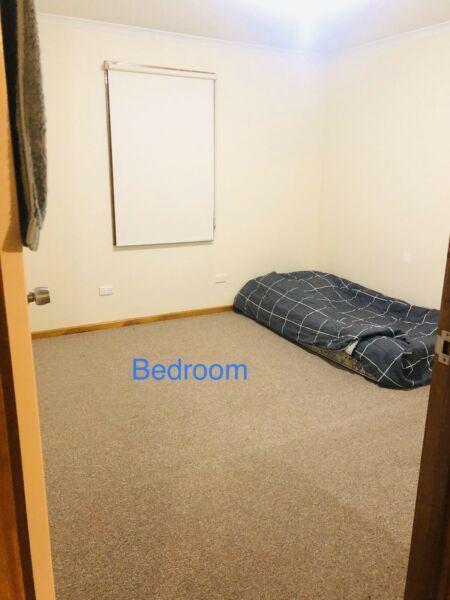Room share in 3 bedroom unit in Parafield gardens, Adelaide