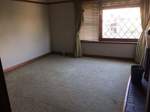 Large room for rent in Sandy Bay