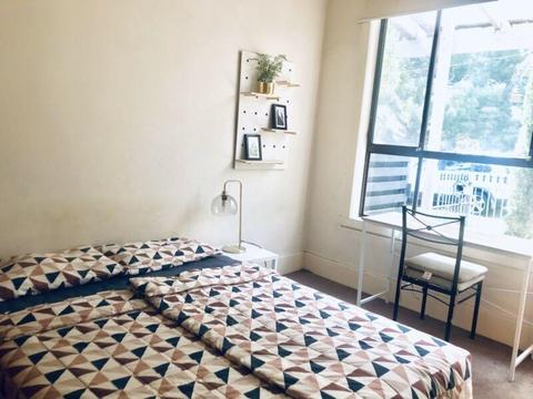Bright, clean and cozy inner city private room all bills inc $175pwpp
