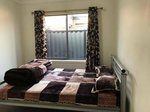 1 Bedroom with Independent bathroom in Craigieburn
