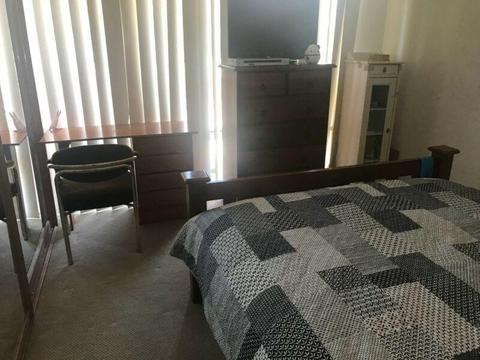 Home share room available Blackburn South