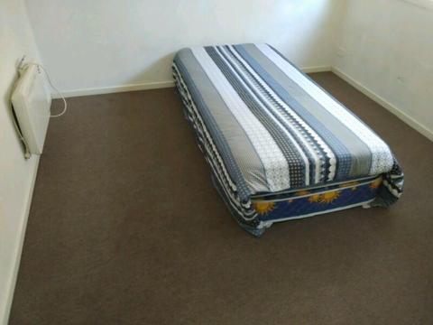 2 Rooms for rent in Point Cook $150 per week!