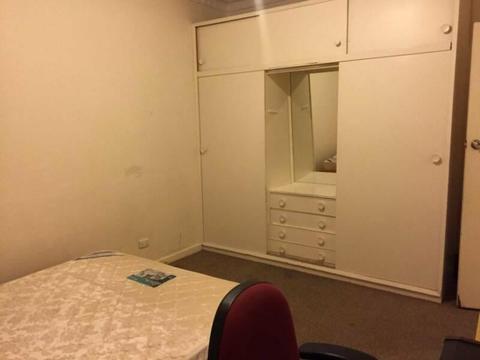 Room available near Monash Uni & Clayton Station