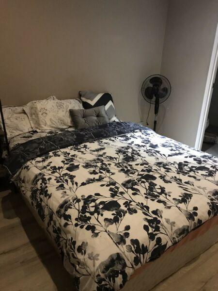 Room for rent in house share in Seville grove