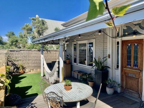 Room for rent in beautiful heritage listed house in North Freo