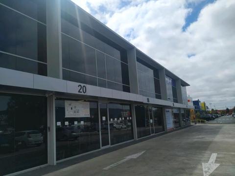 Rent office space warehouse Altona North in Bunnings complex