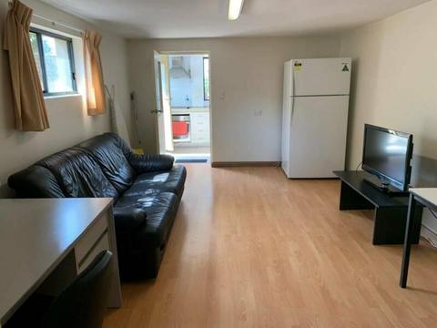 Fully furnished one bedroom unit near Maroubra beach and junction