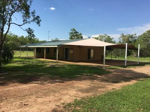 3 Bedroom home on 5 acres