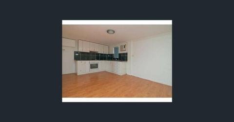 2 Bedroom flat with aircon on Ewing Rd