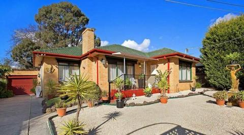 3 Bedroom 1 Bath with Large backyard for rent Boronia