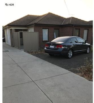 5 Bed House For Rent - KINGSBURY VIC