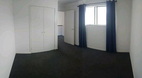 Room for rent in Point Cook includes; internet, bills and solarium