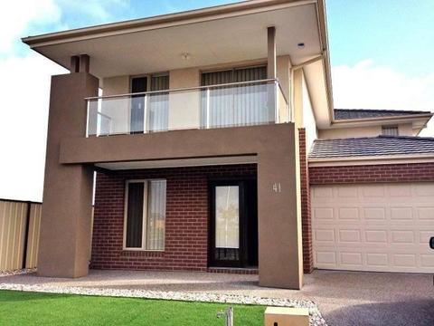 Large 4-bedroom double storey in Truganina up for lease