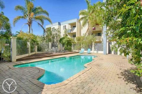 Beautiful 2 bed 1 bath ground floor apartment with garden pool