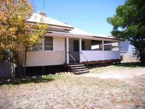 3 BEDROOM WEATHERBOARD/IRON COTTAGE IN A QUIET STREET