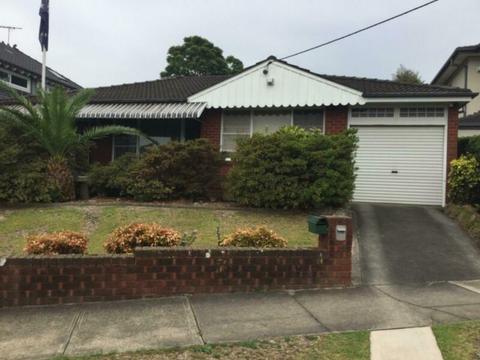 3 Bedroom House in Russell Lea NSW