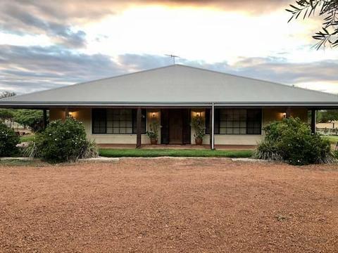 HOUSE AND LAND FOR SALE IN WAROONA WA 3.37 HECTARES