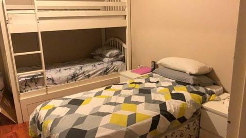 1 BED AVAILABLE IN A SHARED ROOM FOR 3 GUYS