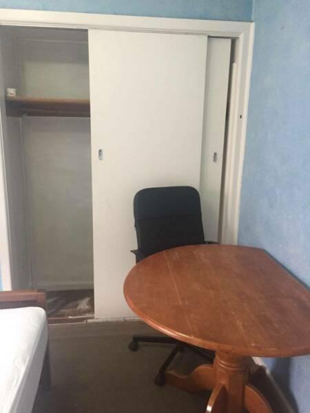 ROOM FOR RENT IN SPRINGVALE