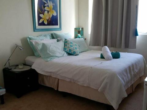 Double Size En-suite Room Avail in Beautiful large Oceanview Apartment