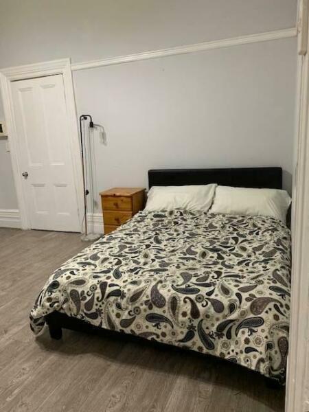 FULLY FURNISHED MASTER BEDROOM IN RANDWICK FOR RENT